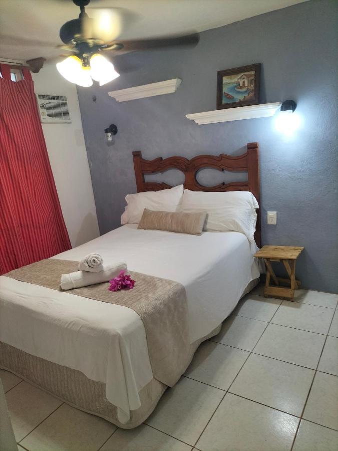 Casa Valladolid Канкун Екстериор снимка